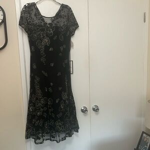 NWT SLNY Black Glitter Embellished MIDI Fit + Flare Size 10 Black $129.00 V0105